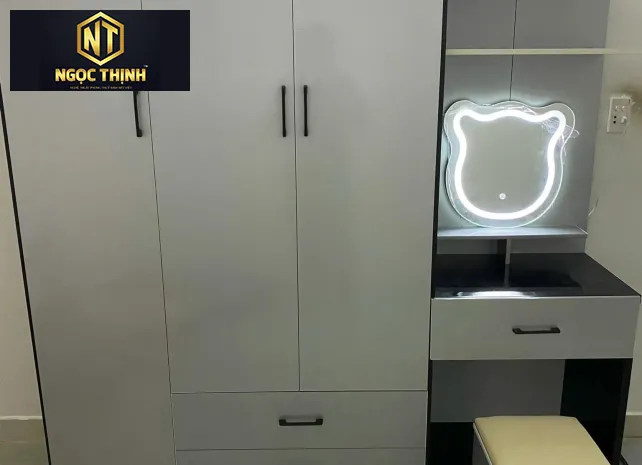 TỦ QUẦN ÁO KẾT HỢP BÀN TRANG ĐIỂM TIỆN NGHI